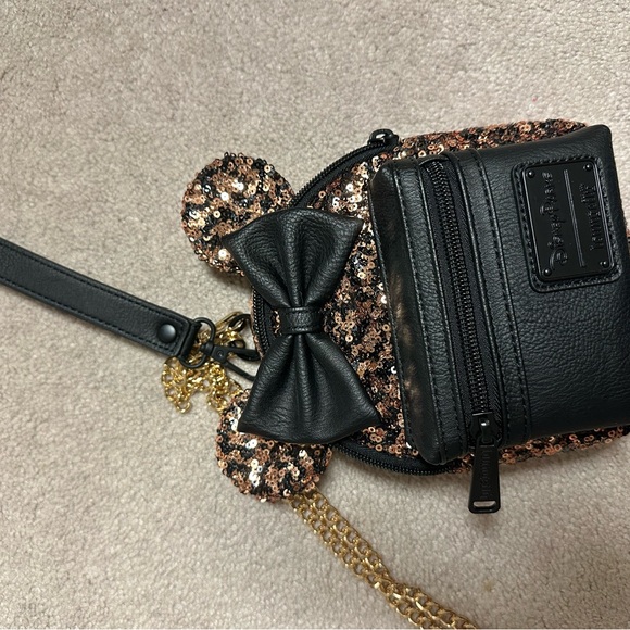 Mini sized loungefly wristlet backpack - Picture 2 of 3